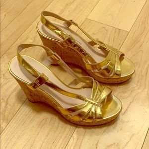 Marc by Marc Jacobs gold wedges